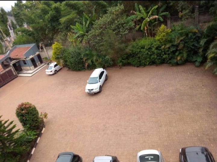 Palatine Apartments Makindye Kizungu, Kampala Exterior photo